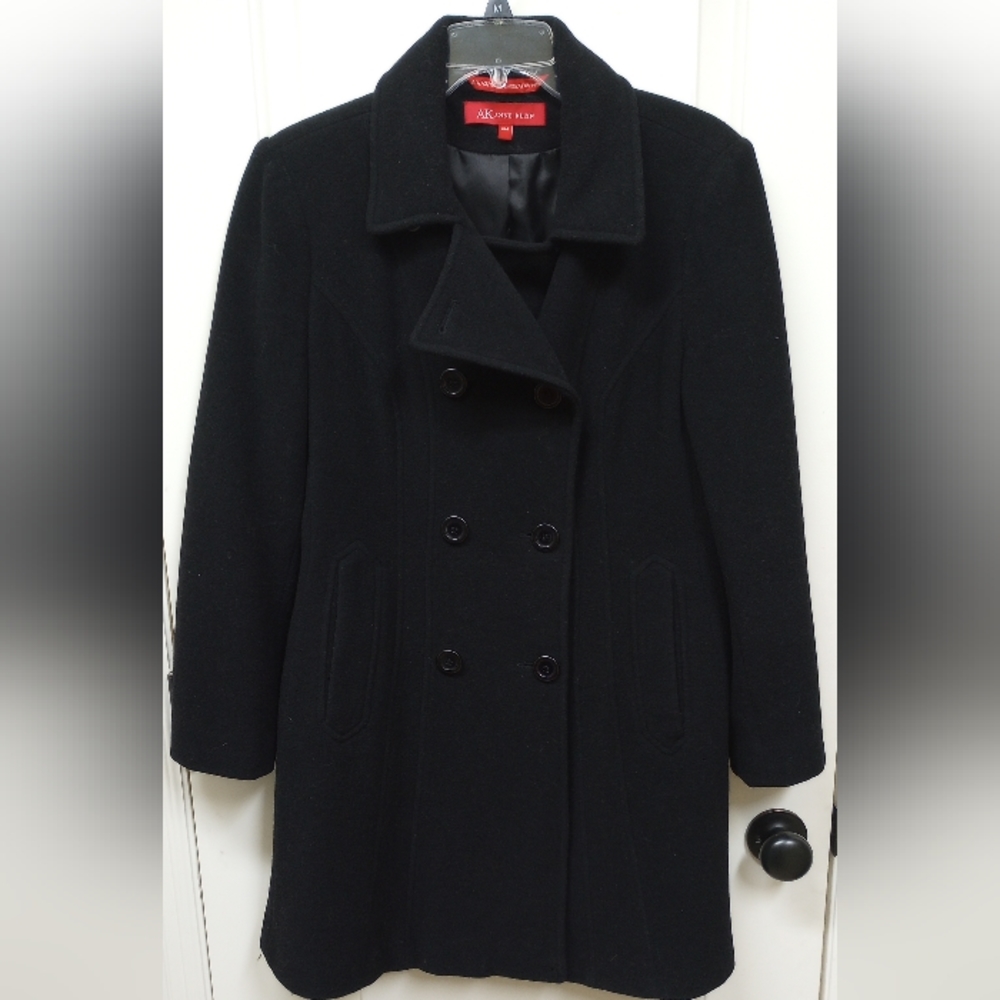 Women's double-breasted peacoat